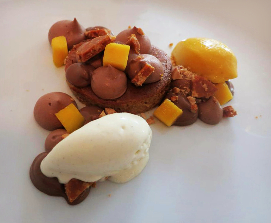 ../Images/CHEN,CHUN-HUNG.Canada.Bouillon Bilk (3).jpg